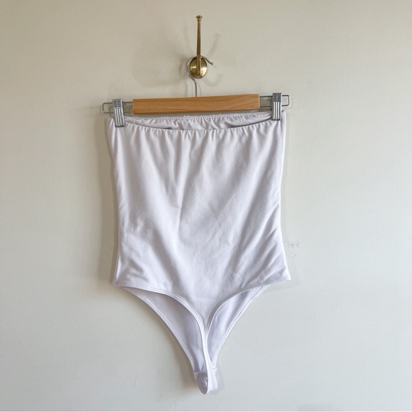 Babaton Aritzia Contour Tube Top Bodysuit - Picture 4 of 7